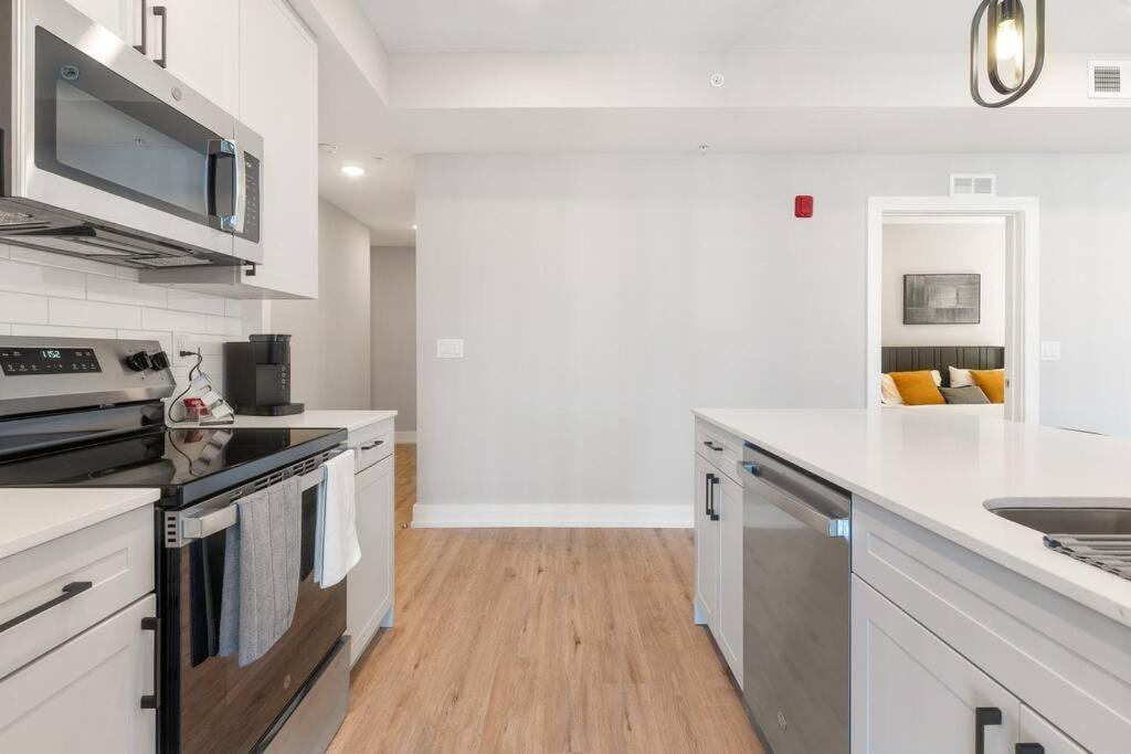 Apartment Nolibs, By Fishtown, Rooftop Access, Sleeps 6ppl, Lux Queen Beds, Smart Tvs, Views *