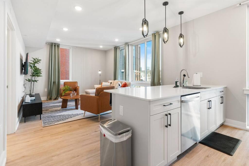 Nolibs, By Fishtown, Rooftop Access, Sleeps 6ppl, Lux Queen Beds, Smart Tvs, Views * Philadelphia