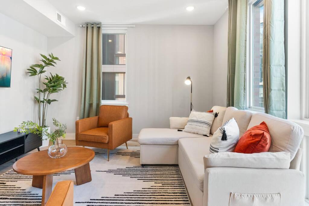 Apartment Nolibs, By Fishtown, Rooftop Access, Sleeps 6ppl, Lux Queen Beds, Smart Tvs, Views